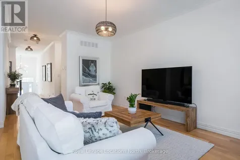 86 Marilyn Avenue South Wasaga Beach ON L9Z 2Y1