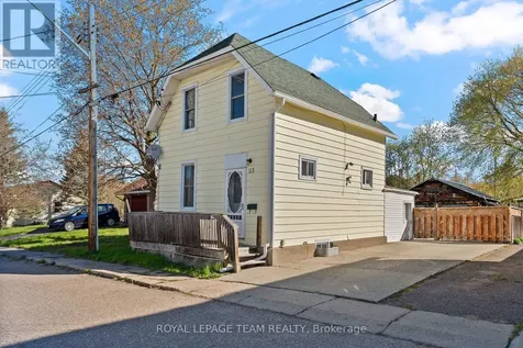 113 Queen Street North Renfrew ON K7V 2A4