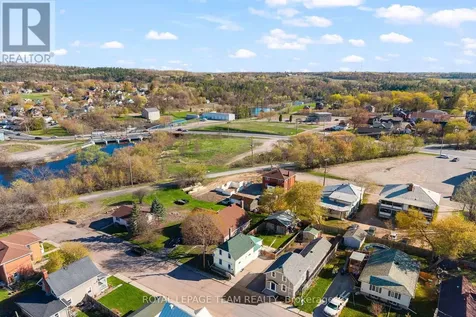 113 Queen Street North Renfrew ON K7V 2A4