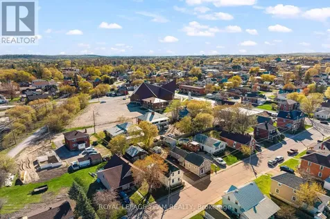 113 Queen Street North Renfrew ON K7V 2A4