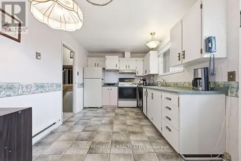 20 Maple Avenue Petawawa ON K8H 2Y5