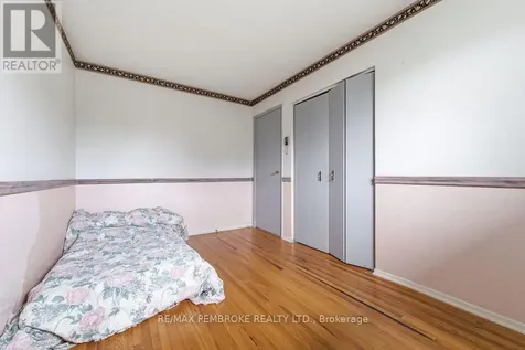 20 Maple Avenue Petawawa ON K8H 2Y5