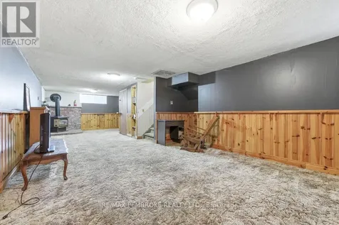 20 Maple Avenue Petawawa ON K8H 2Y5