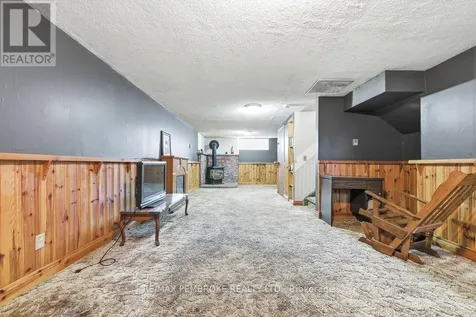 20 Maple Avenue Petawawa ON K8H 2Y5