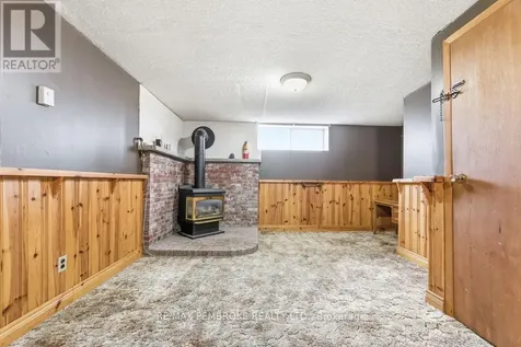 20 Maple Avenue Petawawa ON K8H 2Y5