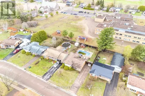 20 Maple Avenue Petawawa ON K8H 2Y5