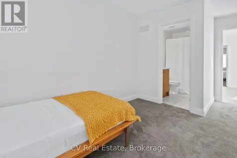 115 Stillwater Crescent Blue Mountains ON L9Y 4W1