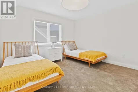 115 Stillwater Crescent Blue Mountains ON L9Y 4W1