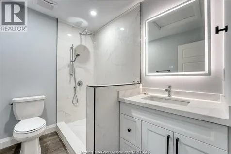 762 South Pacific Avenue Windsor ON N8X 2X2