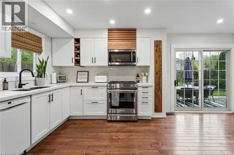 490 Knightsbridge Crescent Ancaster ON L9G 3S5