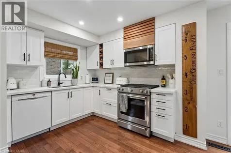 490 Knightsbridge Crescent Ancaster ON L9G 3S5