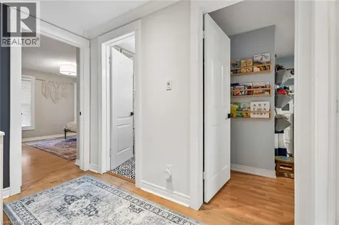 490 Knightsbridge Crescent Ancaster ON L9G 3S5
