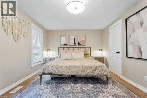 490 Knightsbridge Crescent Ancaster ON L9G 3S5
