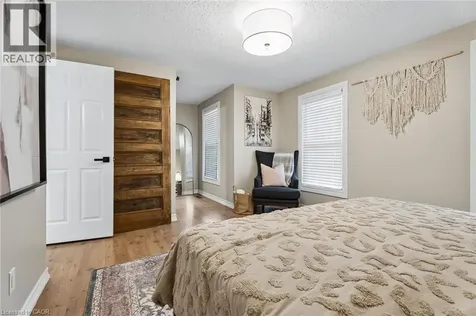 490 Knightsbridge Crescent Ancaster ON L9G 3S5