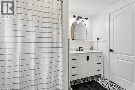 490 Knightsbridge Crescent Ancaster ON L9G 3S5
