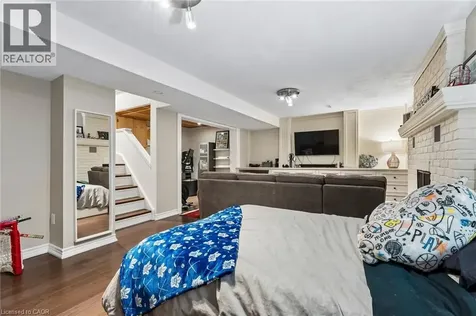 490 Knightsbridge Crescent Ancaster ON L9G 3S5