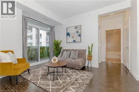 2093 Fairview Street Burlington ON L7M 3W8