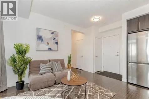 2093 Fairview Street Burlington ON L7M 3W8
