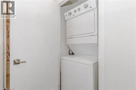 2093 Fairview Street Burlington ON L7M 3W8