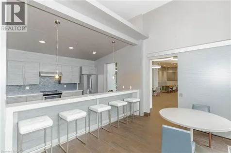 2093 Fairview Street Burlington ON L7M 3W8