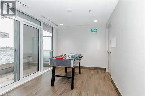 2093 Fairview Street Burlington ON L7M 3W8