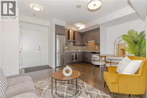 2093 Fairview Street Burlington ON L7M 3W8