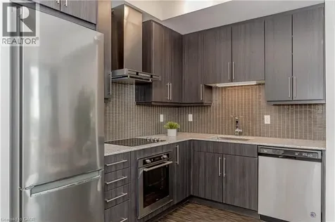 2093 Fairview Street Burlington ON L7M 3W8
