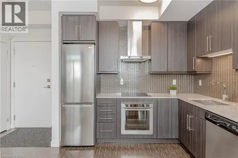 2093 Fairview Street Burlington ON L7M 3W8