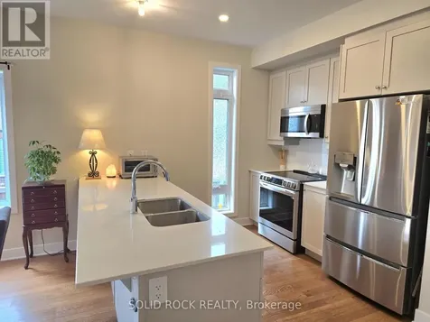 844 Ralph Hennessy Avenue Ottawa ON K1X 0E4