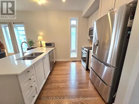 844 Ralph Hennessy Avenue Ottawa ON K1X 0E4