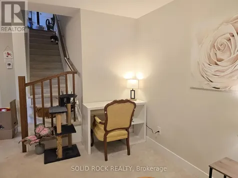 844 Ralph Hennessy Avenue Ottawa ON K1X 0E4