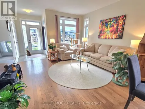 844 Ralph Hennessy Avenue Ottawa ON K1X 0E4