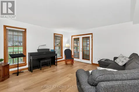 77 Cambridge Street Penetanguishene ON L9M 1G7