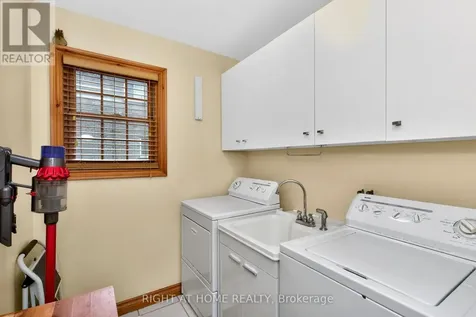 77 Cambridge Street Penetanguishene ON L9M 1G7