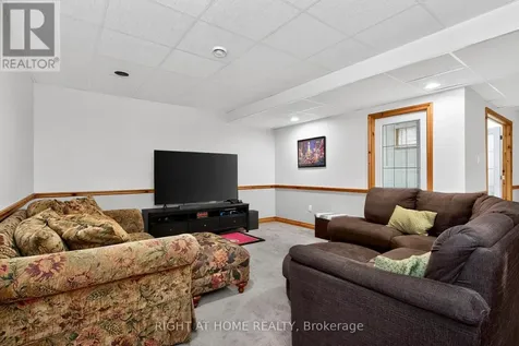 77 Cambridge Street Penetanguishene ON L9M 1G7