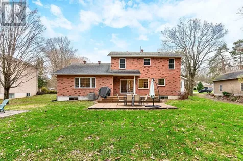 77 Cambridge Street Penetanguishene ON L9M 1G7