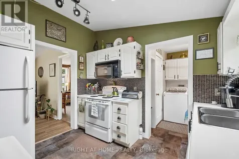 1 Allen Drive South Wasaga Beach ON L9Z 1K5