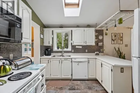 1 Allen Drive South Wasaga Beach ON L9Z 1K5