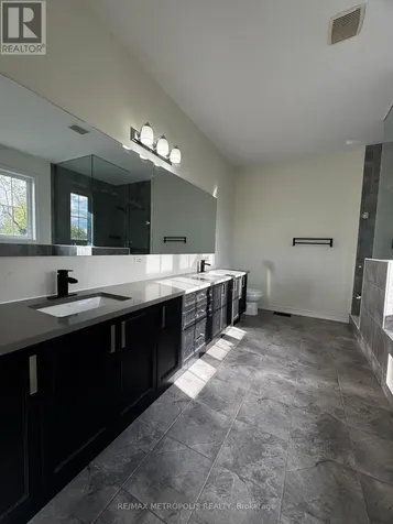 133 Auckland Drive Whitby ON L1P 0H4
