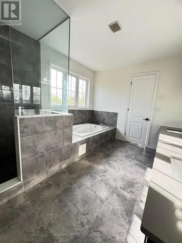 133 Auckland Drive Whitby ON L1P 0H4