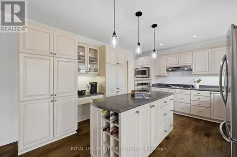 1409 Talcy Crescent East Ottawa ON K4A 3C5