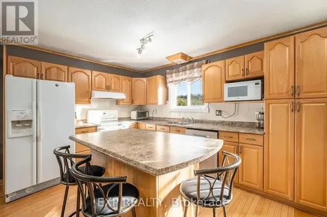 3836 Leitrim Road Ottawa ON K1G 3N4