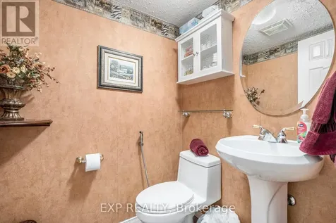 3836 Leitrim Road Ottawa ON K1G 3N4