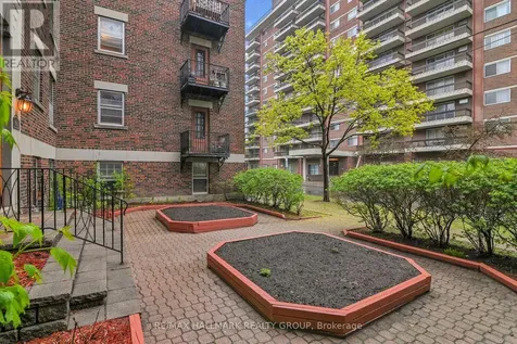 61 Cartier Street Ottawa ON K2P 1J4