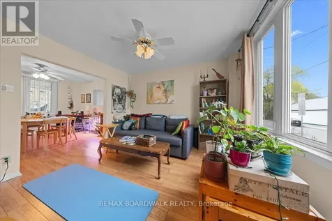 204- 206 Jeanne Mance Street Ottawa ON K1L 6M2