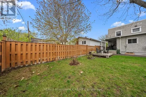 204- 206 Jeanne Mance Street Ottawa ON K1L 6M2