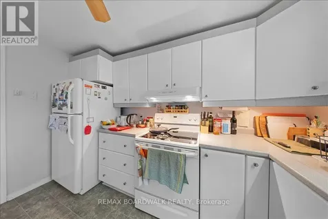 204- 206 Jeanne Mance Street Ottawa ON K1L 6M2