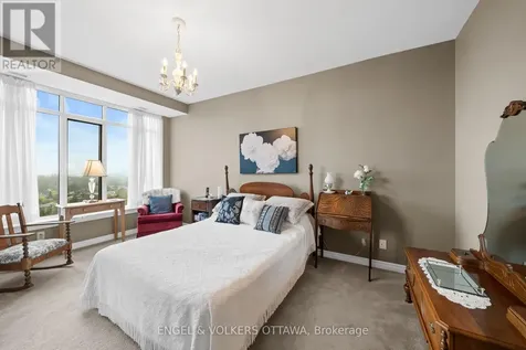 136 Darlington Private Ottawa ON K1V 0X6