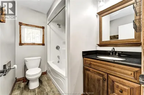 864 Mcnaughton Avenue East Chatham ON N7L 0E4