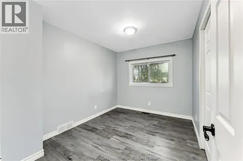864 Mcnaughton Avenue East Chatham ON N7L 0E4